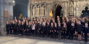 Ysgol Penrhyn Dewi choir in the cathedral